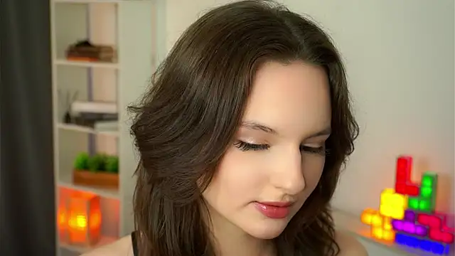 AlonaBackers online show from 10/25/25, 10:12
