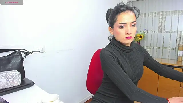 chloehanna online show from 12/21/25, 01:51