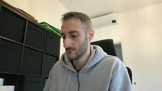 LukaShyGuy online show from 02/04/26, 10:43