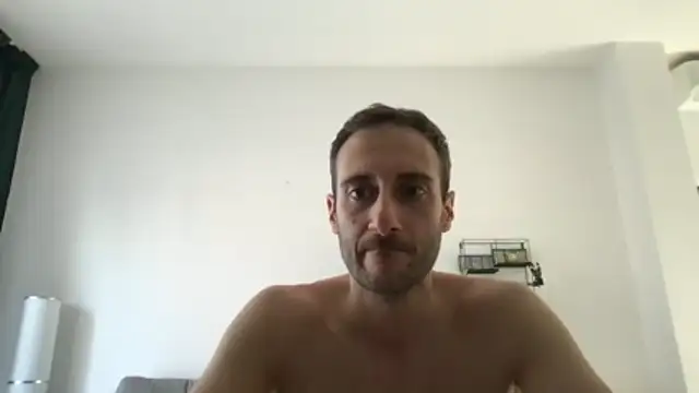 Snapshot of LukaShyGuy chatting on 06/01/26, 04:52 LukaShyGuy online show from 06/01/26, 04:52