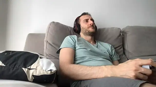 Snapshot of LukaShyGuy chatting on 06/06/26, 07:57 LukaShyGuy online show from 06/06/26, 07:57