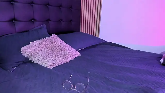 Scarlet DLuce online show from 10/31/25, 05:58