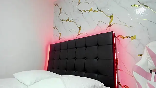 Scarlet DLuce online show from 04/10/26, 09:03