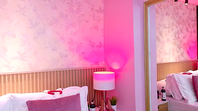 AdelineJhones online show from 12/18/25, 07:09