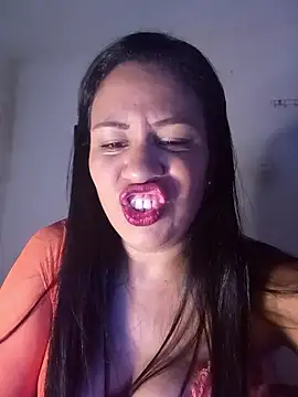 LeilaTaylor online show from 01/06/26, 12:25