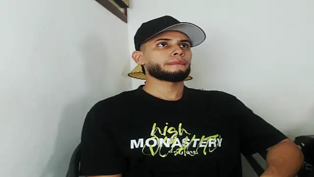 Snapshot of Maxcole_07 chatting on 10/24/25, 09:11 Maxcole 07 online show from 10/24/25, 09:11