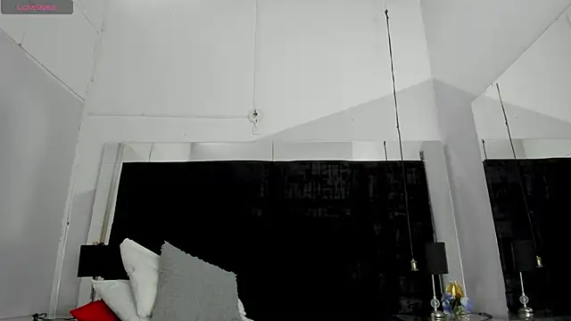 Snapshot of EmmadaSilva chatting on 05/26/26, 07:10 EmmadaSilva online show from 05/26/26, 07:10