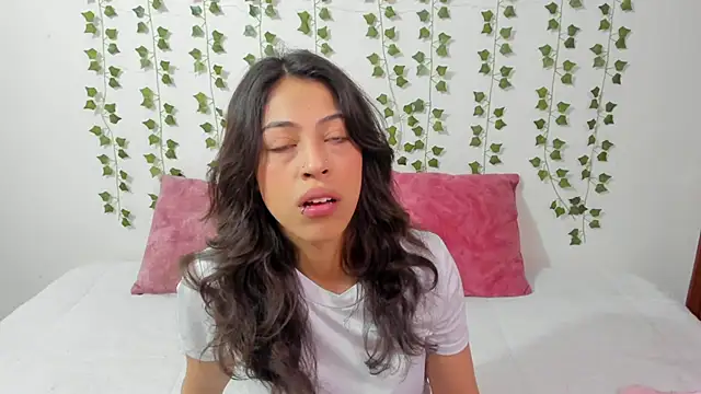 emily jonessxx online show from 02/10/26, 04:00