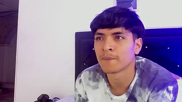 MATEO URIBE online show from 10/23/25, 04:12