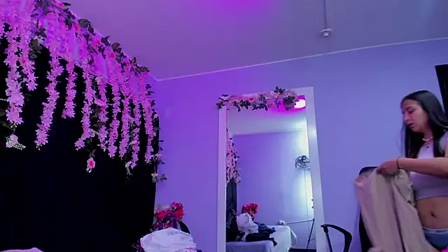 Gabyy Cooper  online show from 06/04/26, 01:55