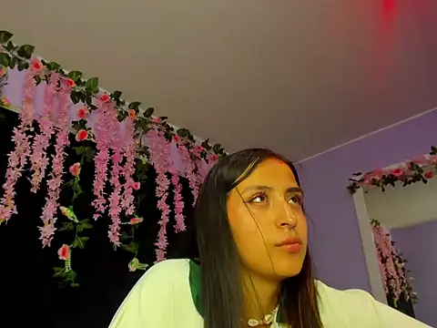 Snapshot of Gabyy_Cooper_ chatting on 06/11/26, 02:22 Gabyy Cooper online show from 06/11/26, 02:22