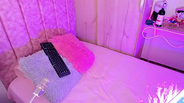 laana foxx online show from 07/11/26, 11:50