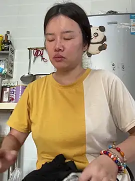 Snapshot of yoyou666 chatting on 11/14/25, 07:51 yoyou666 online show from 11/14/25, 07:51