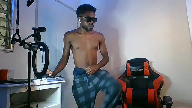 Snapshot of Suamyst_25 chatting on 05/24/26, 04:45 Suamyst 25 online show from 05/24/26, 04:45