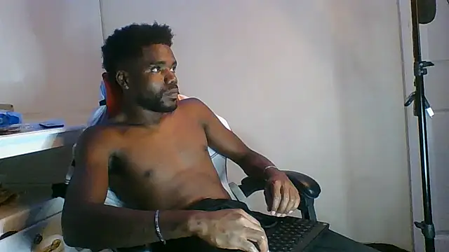 Snapshot of Suamyst_25 chatting on 06/07/26, 04:38 Suamyst 25 online show from 06/07/26, 04:38