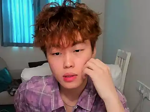 L1kuto online show from 10/30/25, 04:36