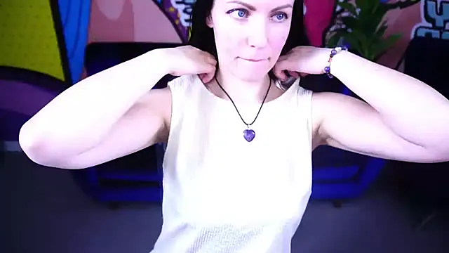 SofieMoons online show from 11/17/25, 01:39