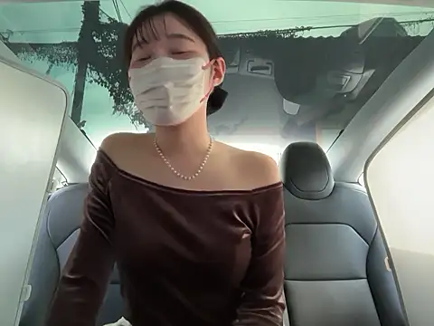 Snapshot of karenchaaan chatting on 10/29/25, 01:30 karenchaaan online show from 10/29/25, 01:30