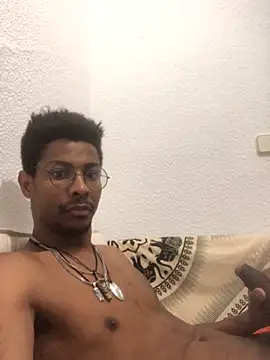 Snapshot of Albert_Madrid chatting on 11/29/25, 08:28 Albert Madrid online show from 11/29/25, 08:28