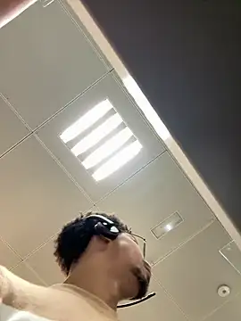 Snapshot of Albert_Madrid chatting on 01/15/26, 09:36 Albert Madrid online show from 01/15/26, 09:36