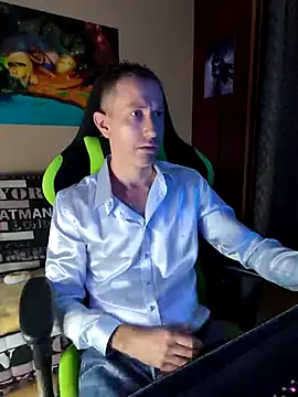 Gamerinleather online show from 10/25/25, 07:38