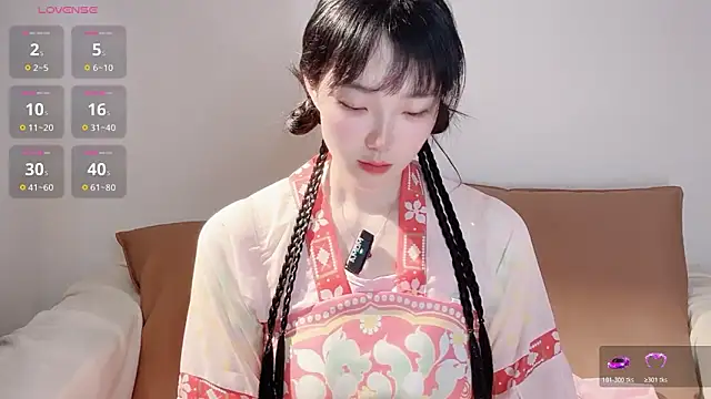 upoo7lt online show from 04/08/26, 01:49