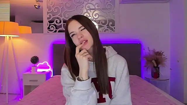 LuisaClover online show from 02/20/26, 01:22