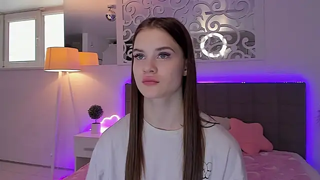 LuisaClover online show from 03/31/26, 12:16