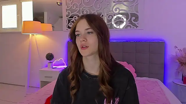 LuisaClover online show from 06/04/26, 12:22