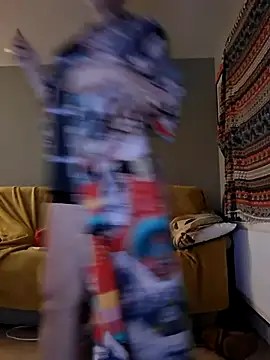 Raven Fantastic online show from 10/30/25, 02:57