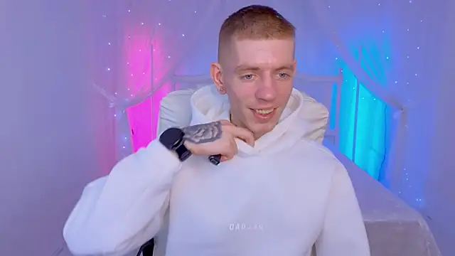 Cristian  Dior online show from 11/29/25, 01:47