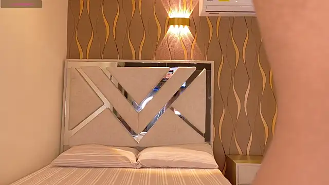 iam nicolle online show from 02/24/26, 12:58