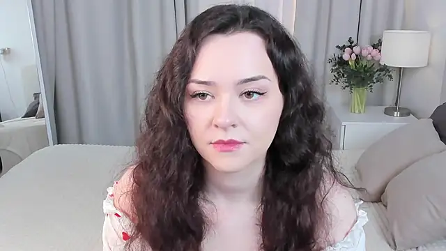 Camilla Rowen online show from 12/04/25, 08:39