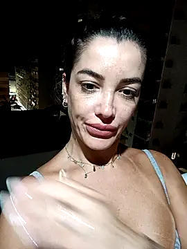 Snapshot of DESIRIE0609 chatting on 01/13/26, 01:22 DESIRIE0609 online show from 01/13/26, 01:22