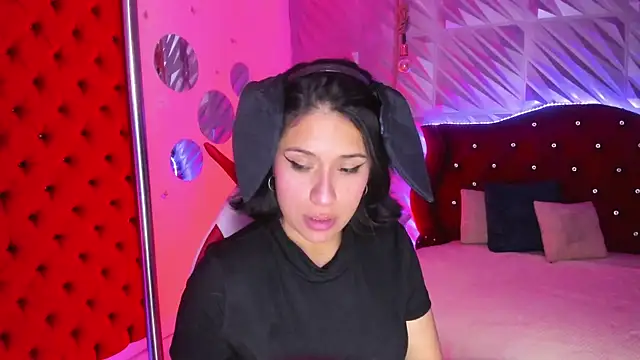 Roxanne Han online show from 07/17/26, 12:34