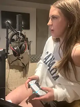 elliepixie online show from 12/19/25, 02:18