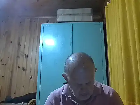 Snapshot of PedroXYZ25 chatting on 10/26/25, 04:40 PedroXYZ25 online show from 10/26/25, 04:40