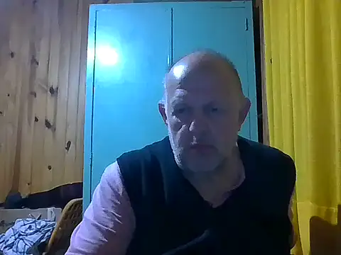 Snapshot of PedroXYZ25 chatting on 10/30/25, 12:01 PedroXYZ25 online show from 10/30/25, 12:01