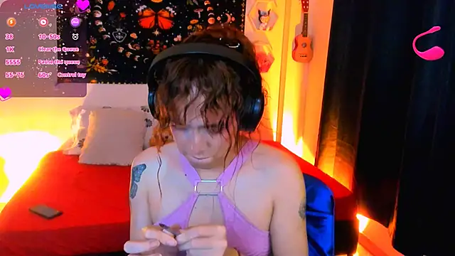 AdelineEsposito online show from 12/16/25, 03:44