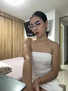 IslaCole online show from 07/14/26, 02:05