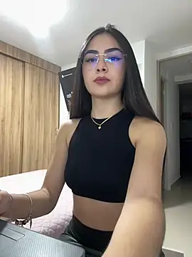 IslaCole online show from 07/15/26, 12:05