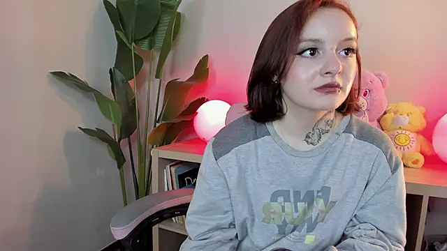 lexirouge   online show from 10/29/25, 12:40