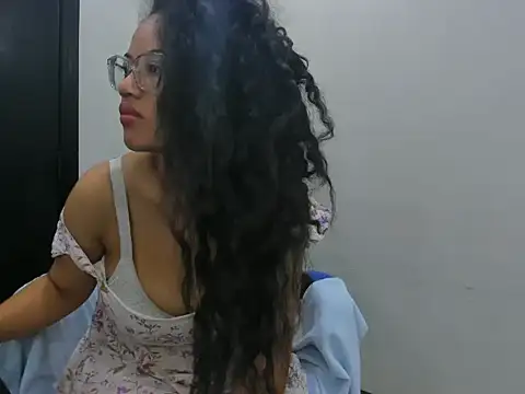 agata18  online show from 01/17/26, 12:43