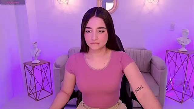 Snapshot of Ariana_Monroe01 chatting on 10/24/25, 02:13 Ariana Monroe01 online show from 10/24/25, 02:13