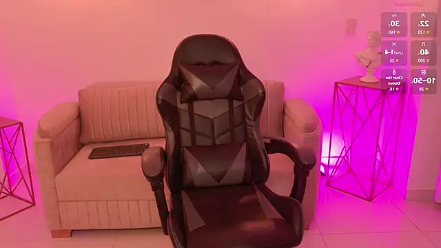 Snapshot of Ariana_Monroe01 chatting on 12/03/25, 04:42 Ariana Monroe01 online show from 12/03/25, 04:42