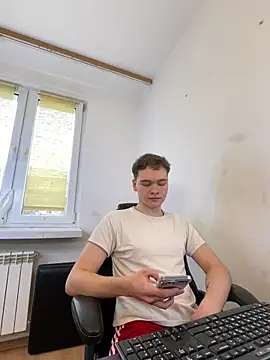 Snapshot of danielxfun chatting on 12/21/25, 11:17 danielxfun online show from 12/21/25, 11:17