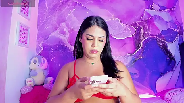 Snapshot of mishelbubble chatting on 11/25/25, 03:56 mishelbubble online show from 11/25/25, 03:56