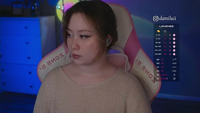 damilui online show from 11/10/25, 07:02