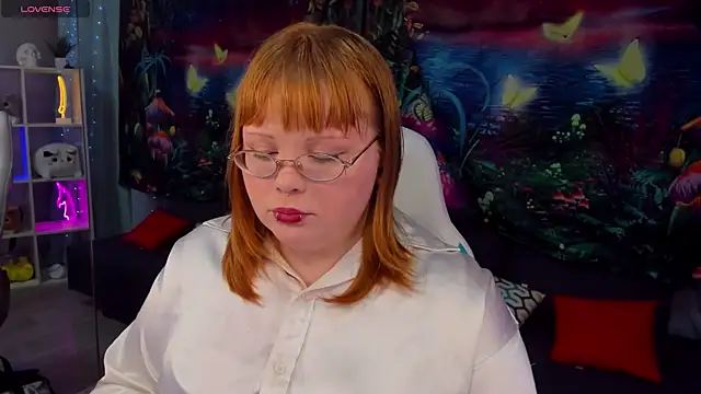 LottieReed online show from 12/19/25, 03:08