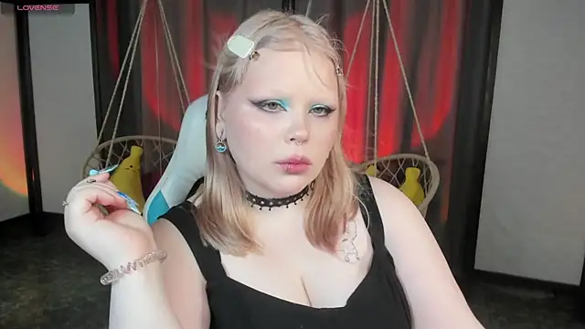 LottieReed online show from 05/17/26, 12:12